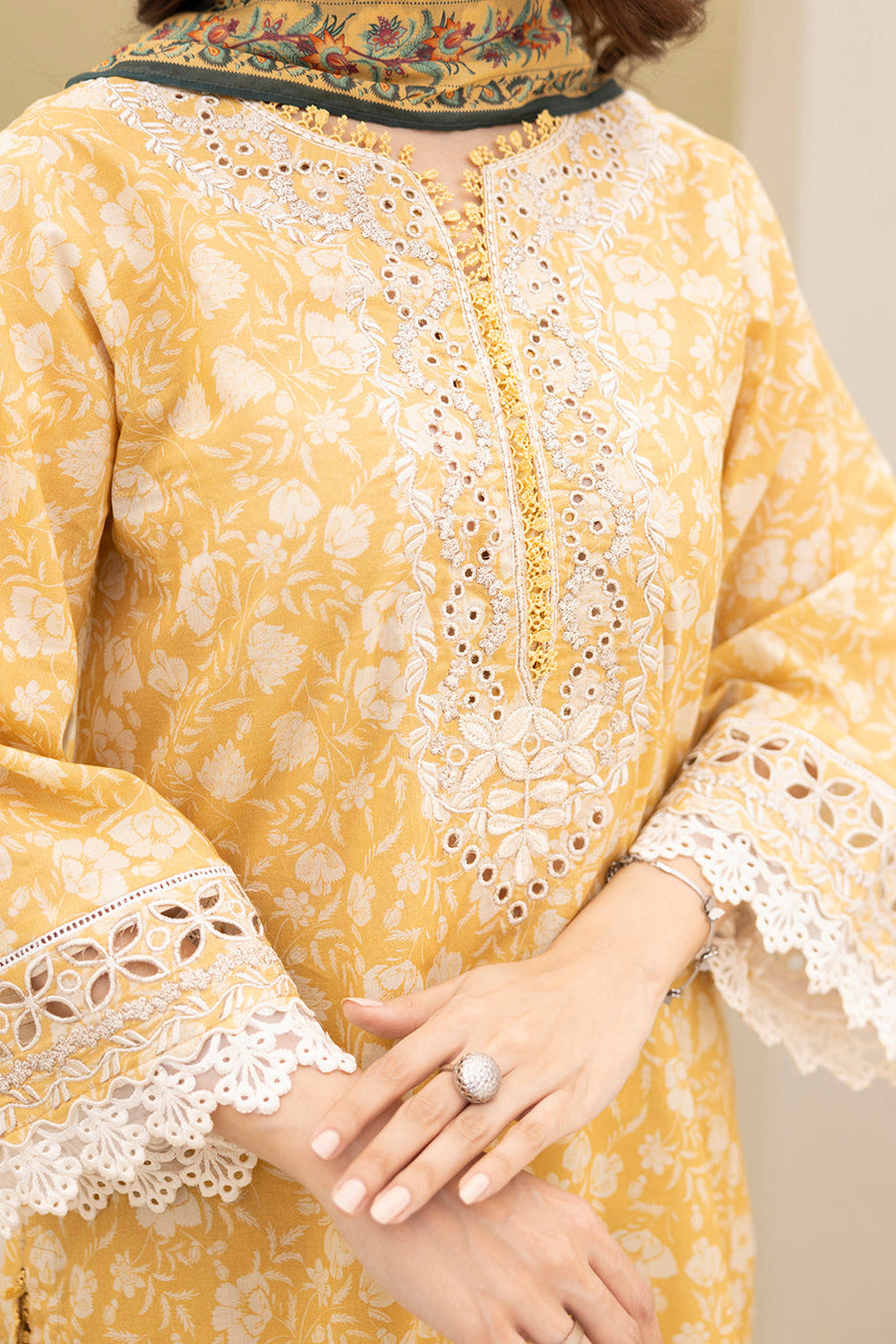 Zellbury Summer Embroidered Lawn Unstitched 3Pc Suit WUS25E30398