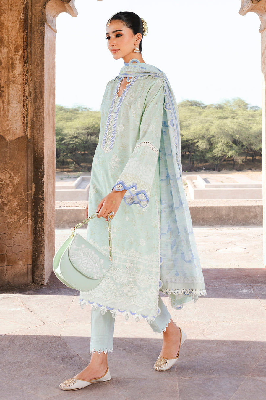 Zellbury Chikankari Embroidered Lawn Unstitched 3Pc Suit WUS25E30529