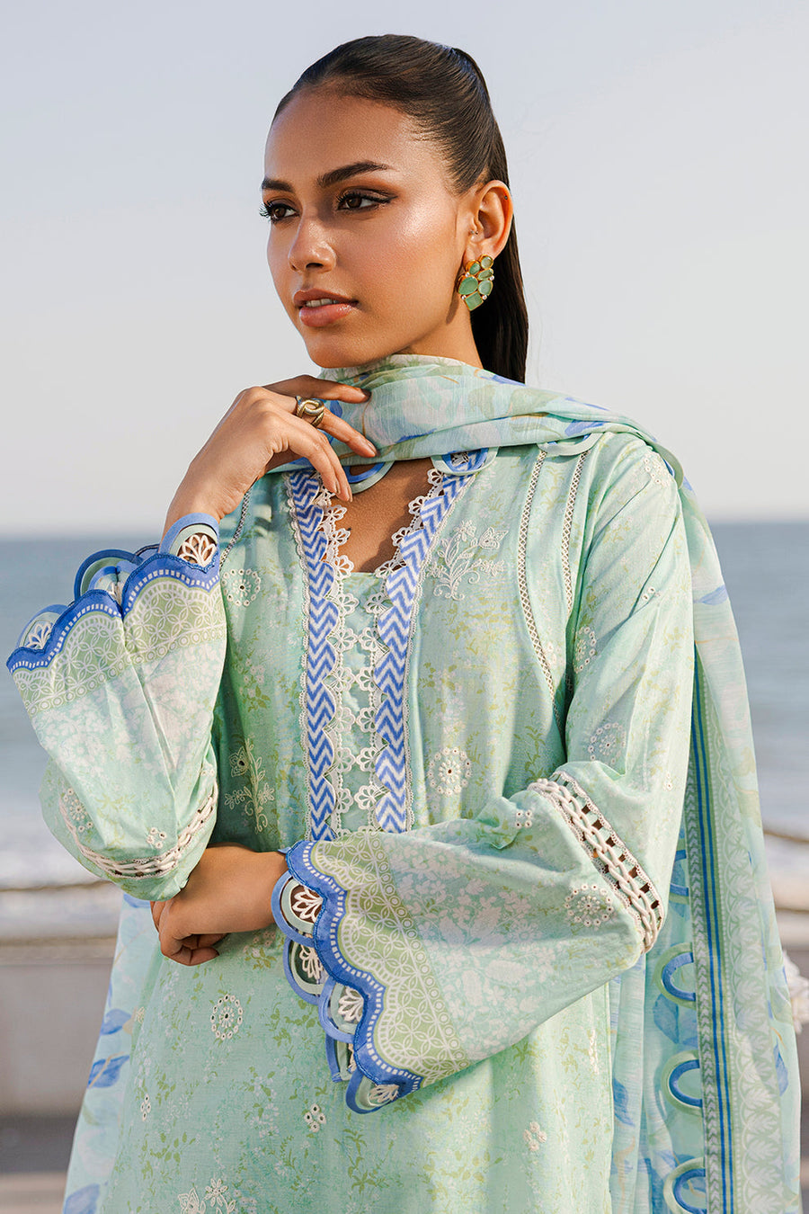 Zellbury Chikankari Embroidered Lawn Unstitched 3Pc Suit WUS25E30529
