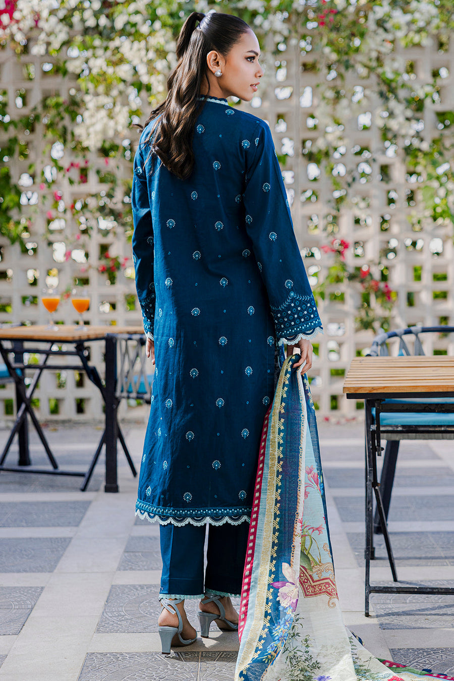 Zellbury Chikankari Embroidered Lawn Unstitched 3Pc Suit WUS25E30806