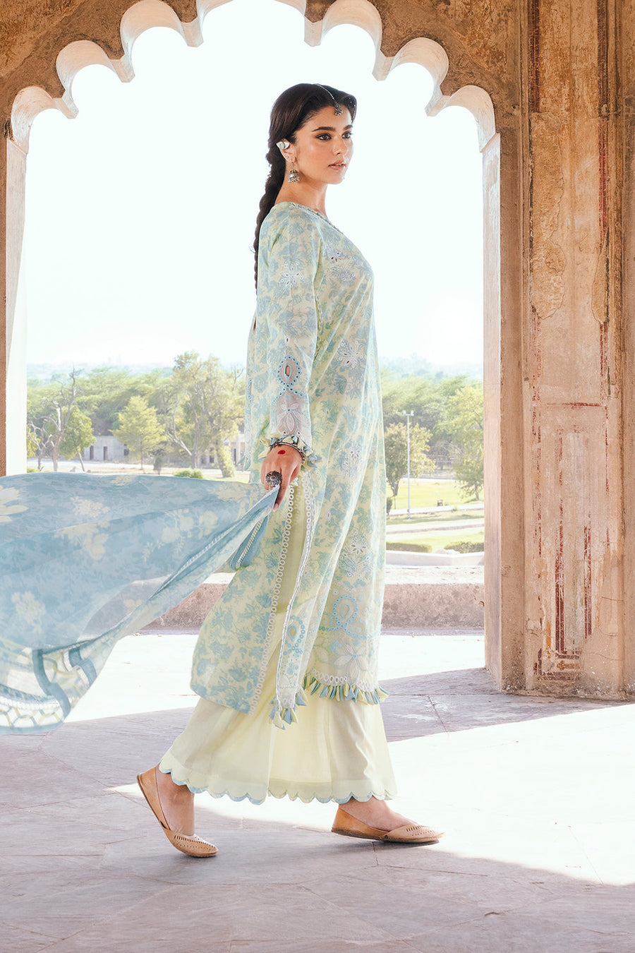 Zellbury Chikankari Embroidered Lawn Unstitched 3Pc Suit WUS25E30809