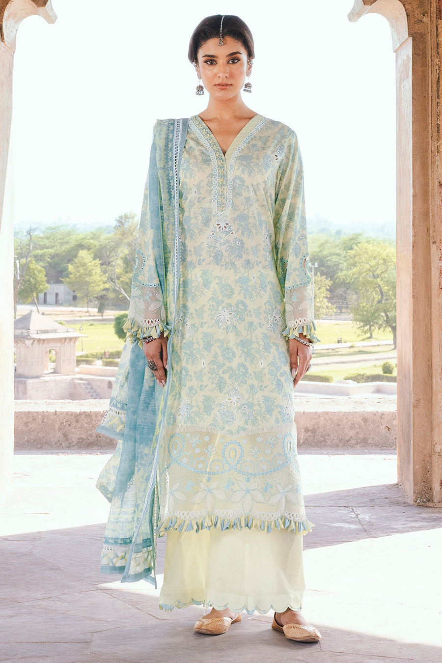 Zellbury Chikankari Embroidered Lawn Unstitched 3Pc Suit WUS25E30809