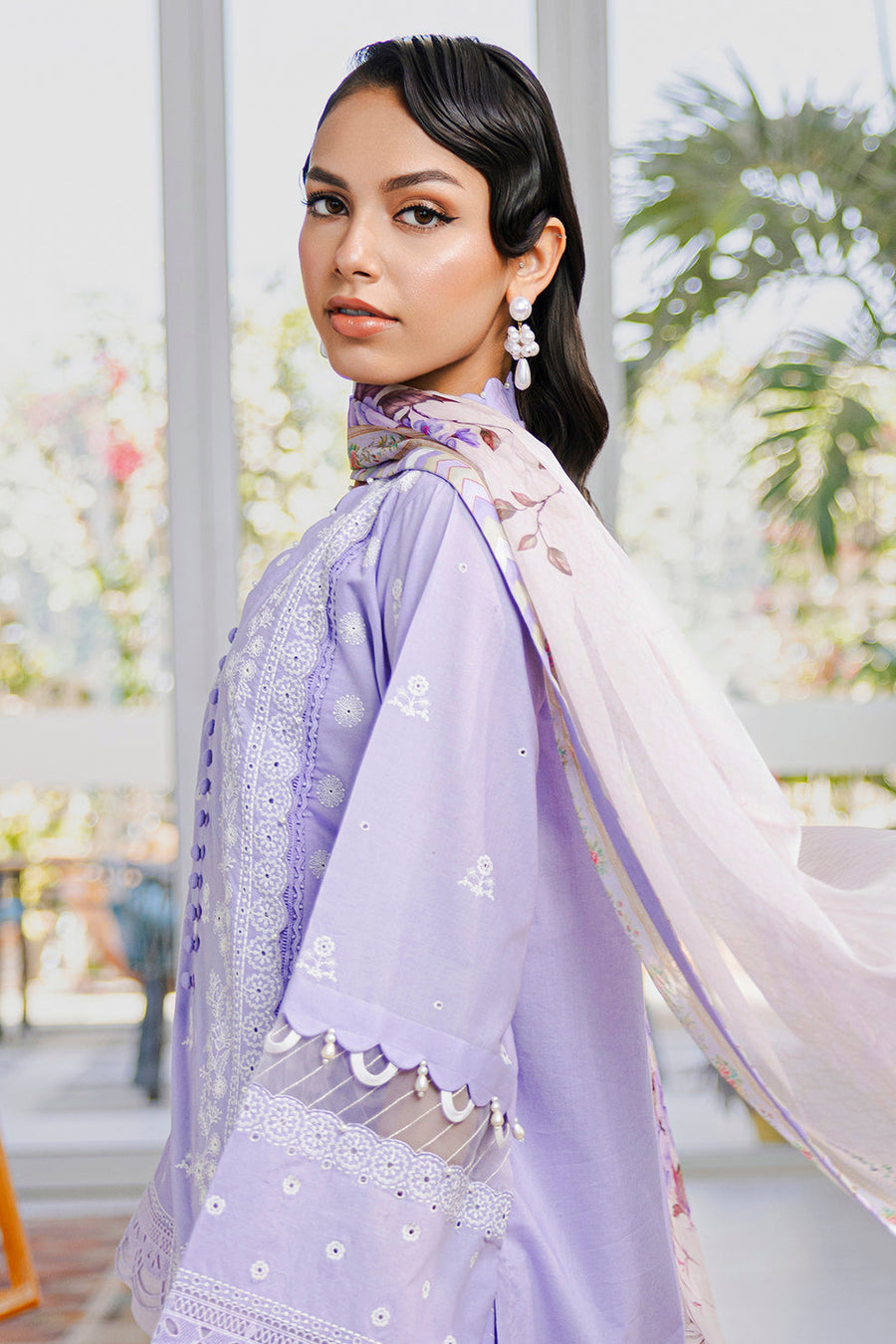 Zellbury Chikankari Embroidered Lawn Unstitched 3Pc Suit WUS25E30811