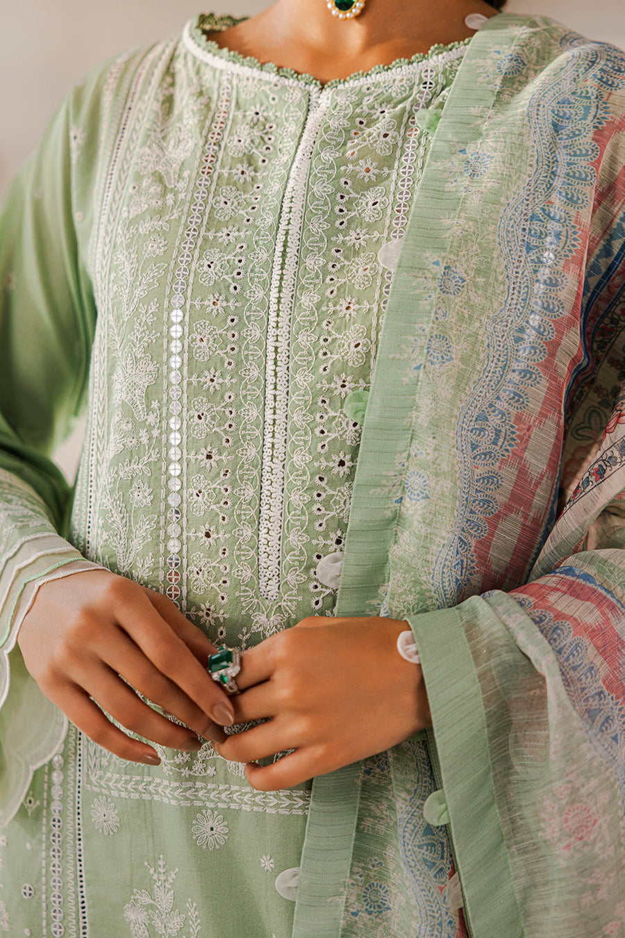 Zellbury Chikankari Embroidered Lawn Unstitched 3Pc Suit WUS25E30812