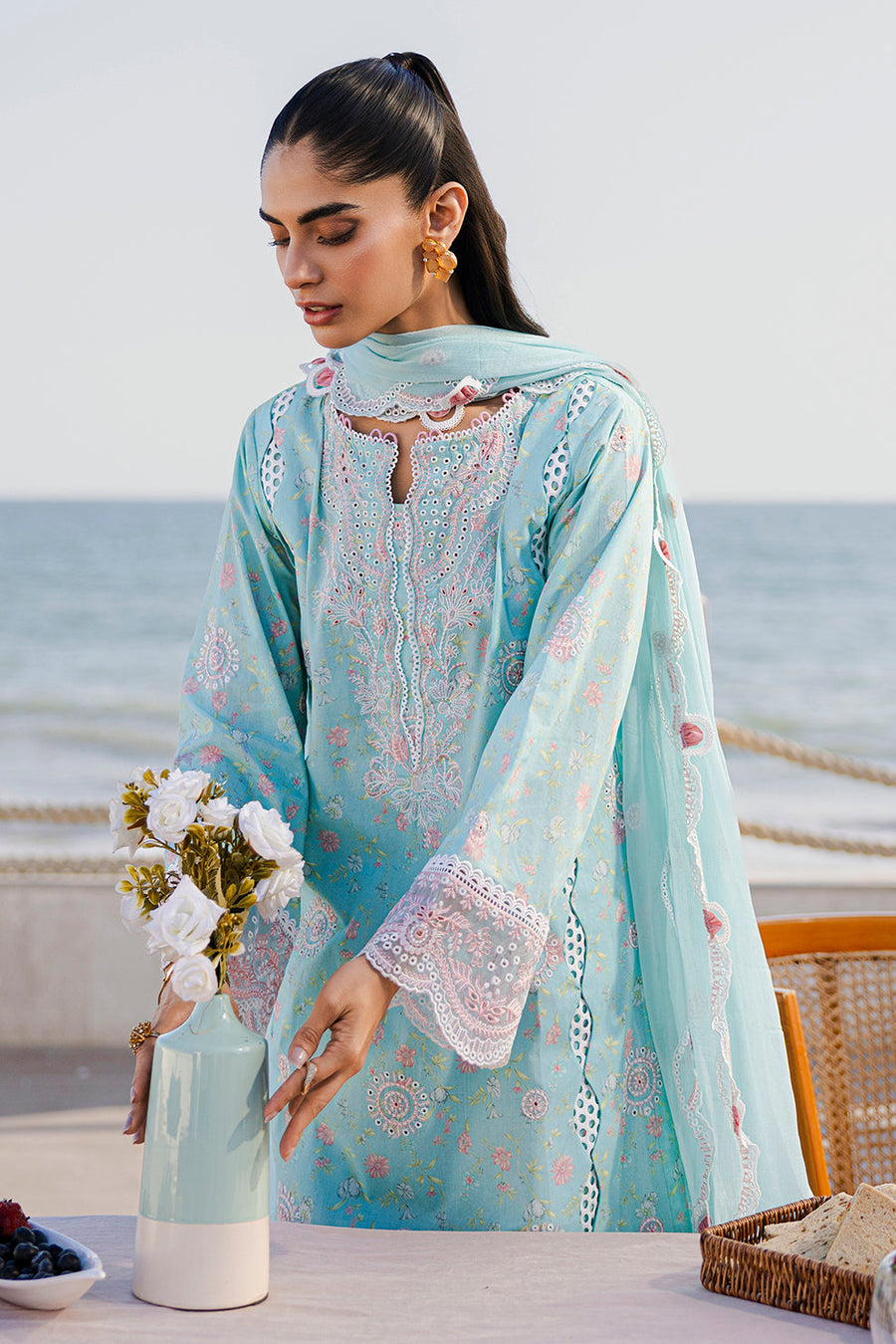 Zellbury Chikankari Embroidered Lawn Unstitched 3Pc Suit WUS25E30813