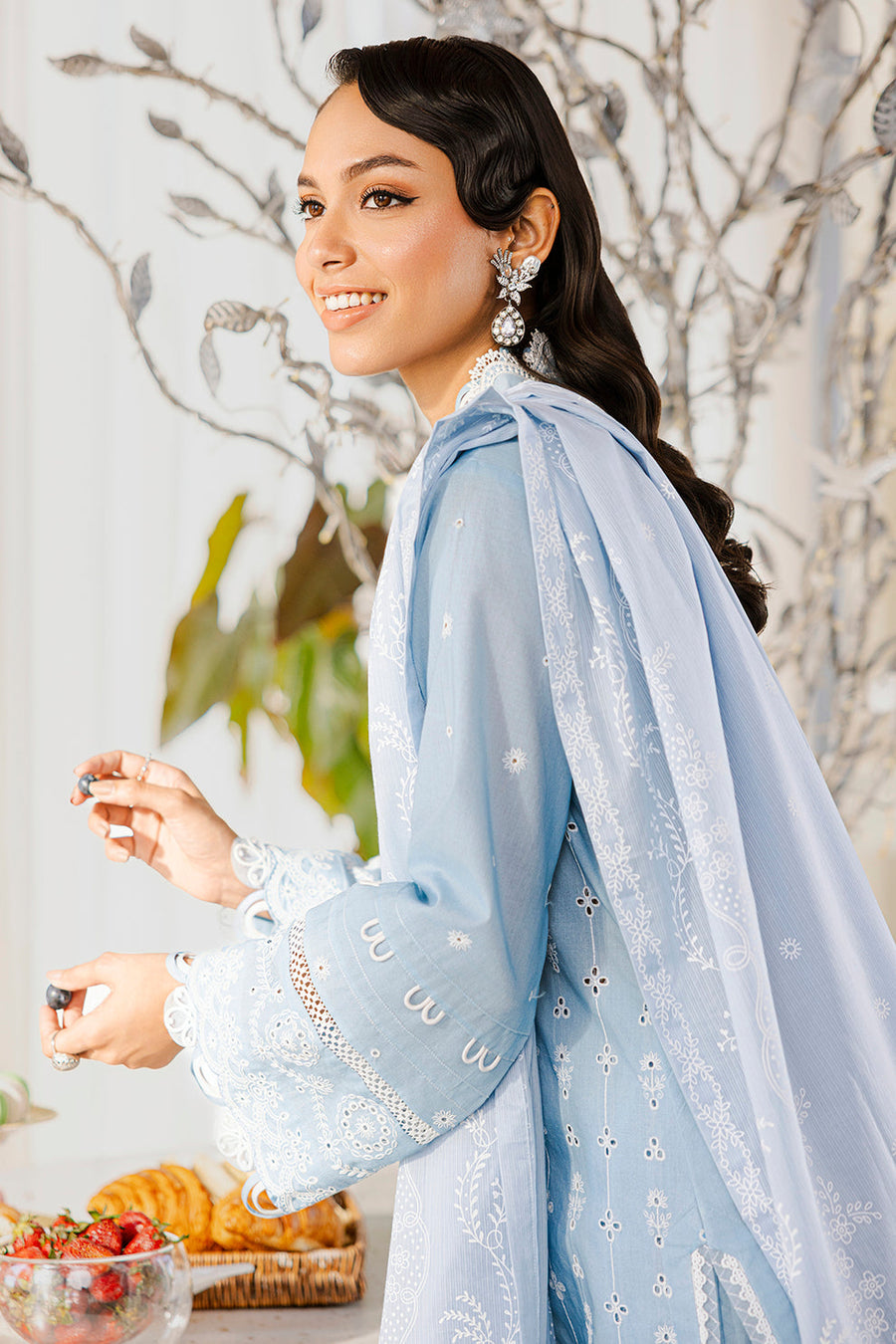 Zellbury Chikankari Embroidered Lawn Unstitched 3Pc Suit WUS25E30814