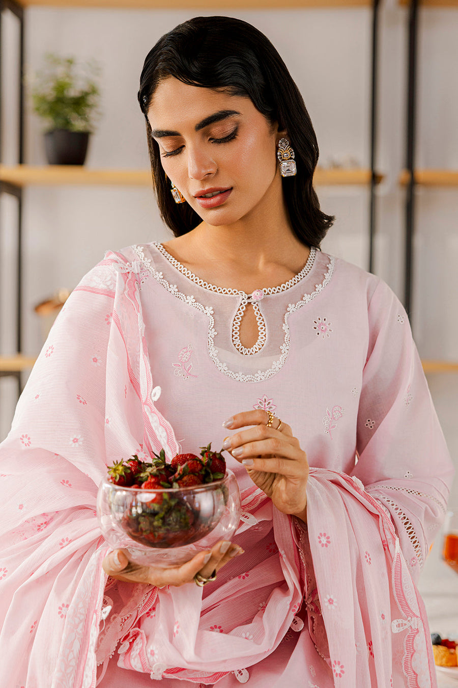 Zellbury Chikankari Embroidered Lawn Unstitched 3Pc Suit WUS25E30807