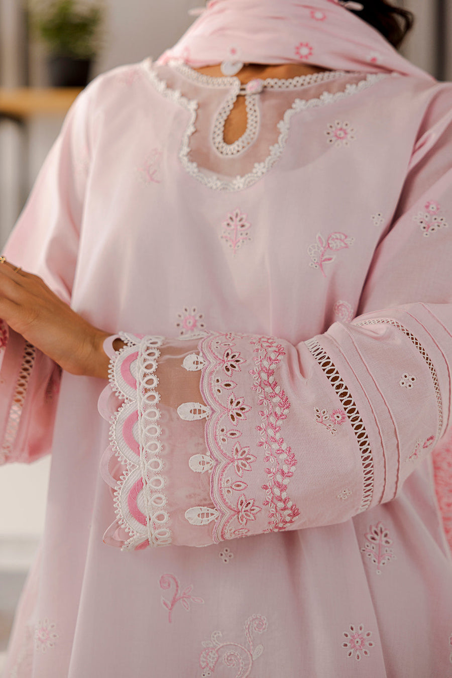 Zellbury Chikankari Embroidered Lawn Unstitched 3Pc Suit WUS25E30807