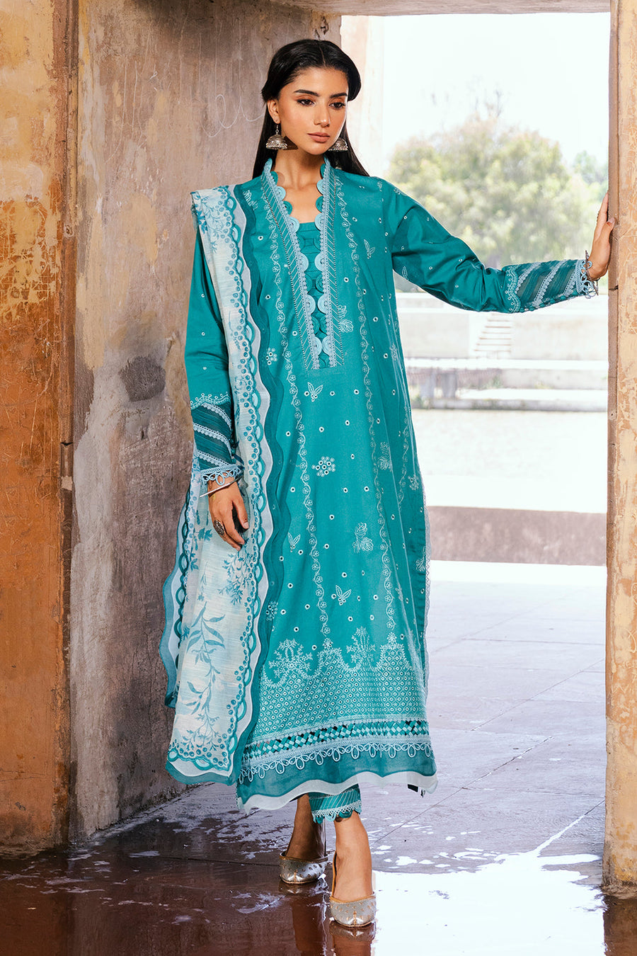 Zellbury Chikankari Embroidered Lawn Unstitched 3Pc Suit WUS25E30823