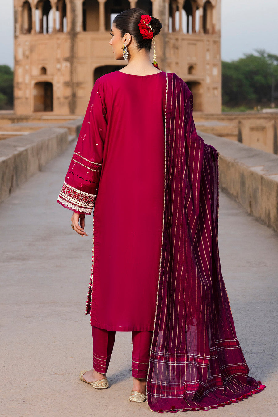 Zellbury Chikankari Embroidered Lawn Unstitched 3Pc Suit WUS25E30824