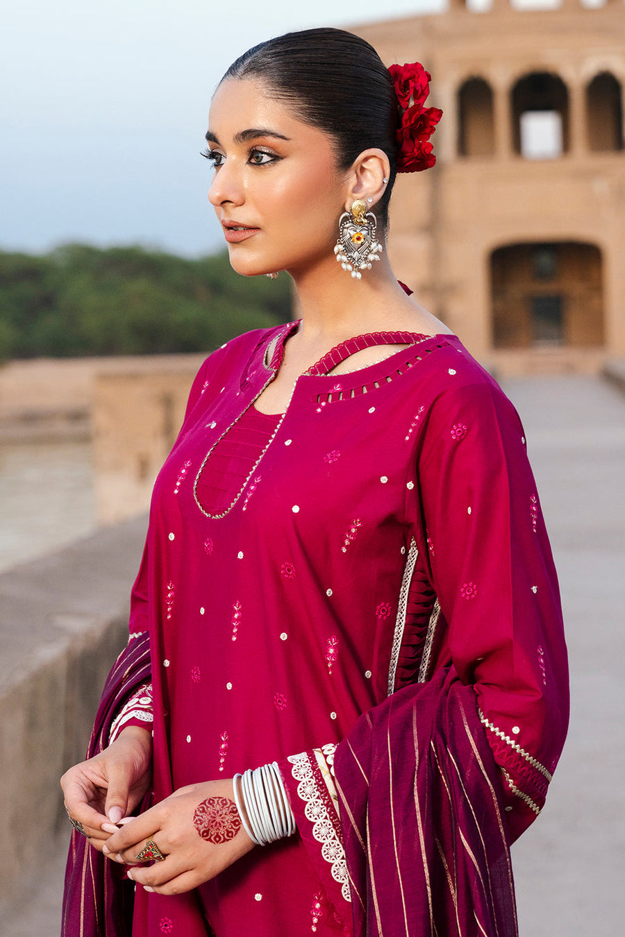 Zellbury Chikankari Embroidered Lawn Unstitched 3Pc Suit WUS25E30824