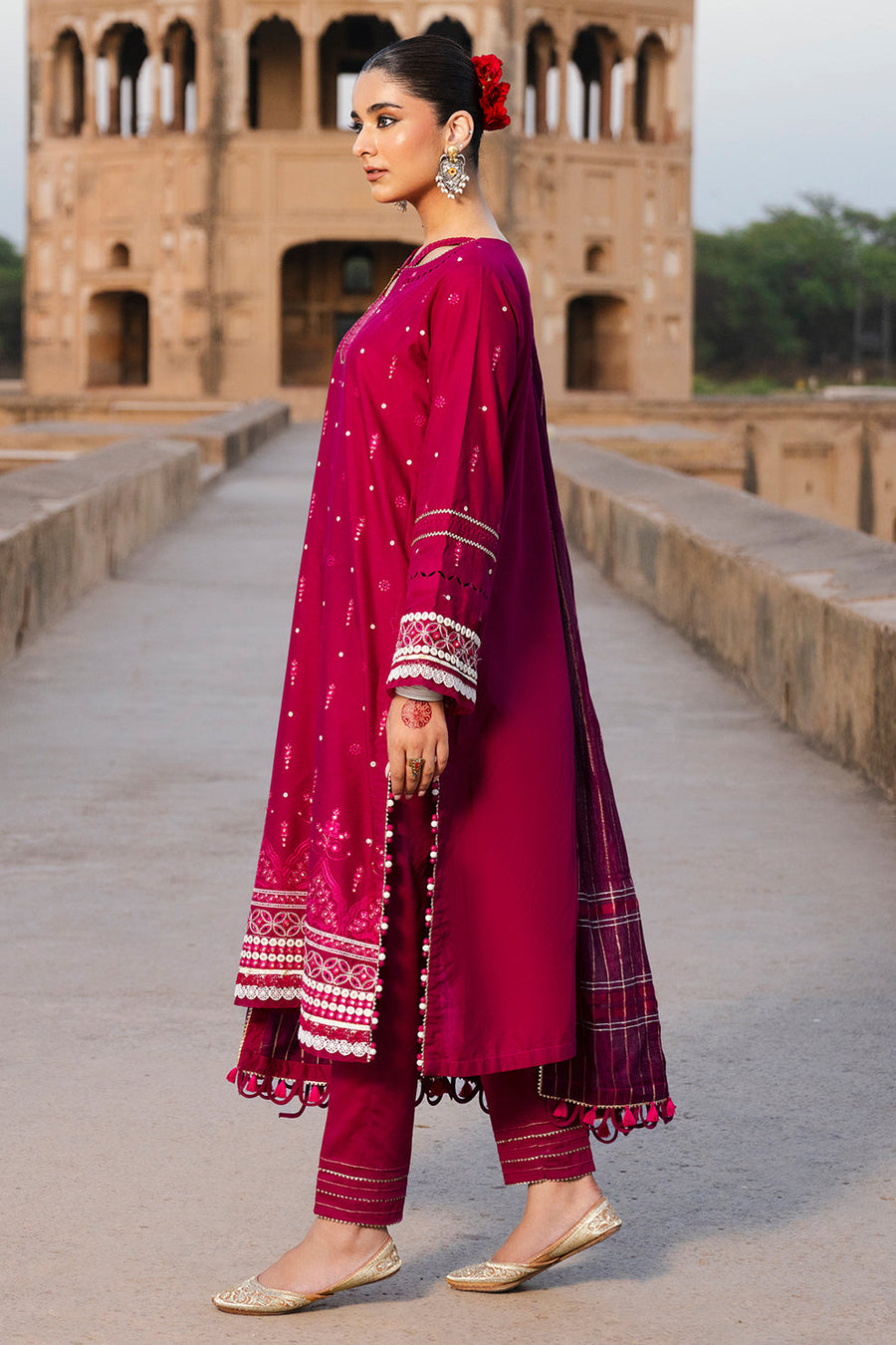 Zellbury Chikankari Embroidered Lawn Unstitched 3Pc Suit WUS25E30824