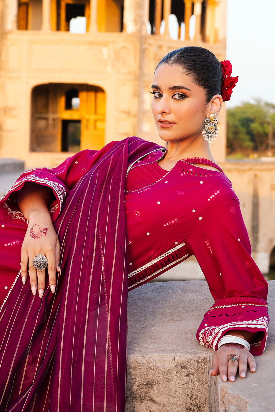 Zellbury Chikankari Embroidered Lawn Unstitched 3Pc Suit WUS25E30824