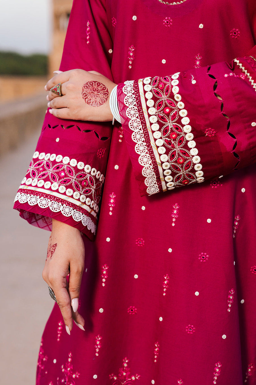 Zellbury Chikankari Embroidered Lawn Unstitched 3Pc Suit WUS25E30824