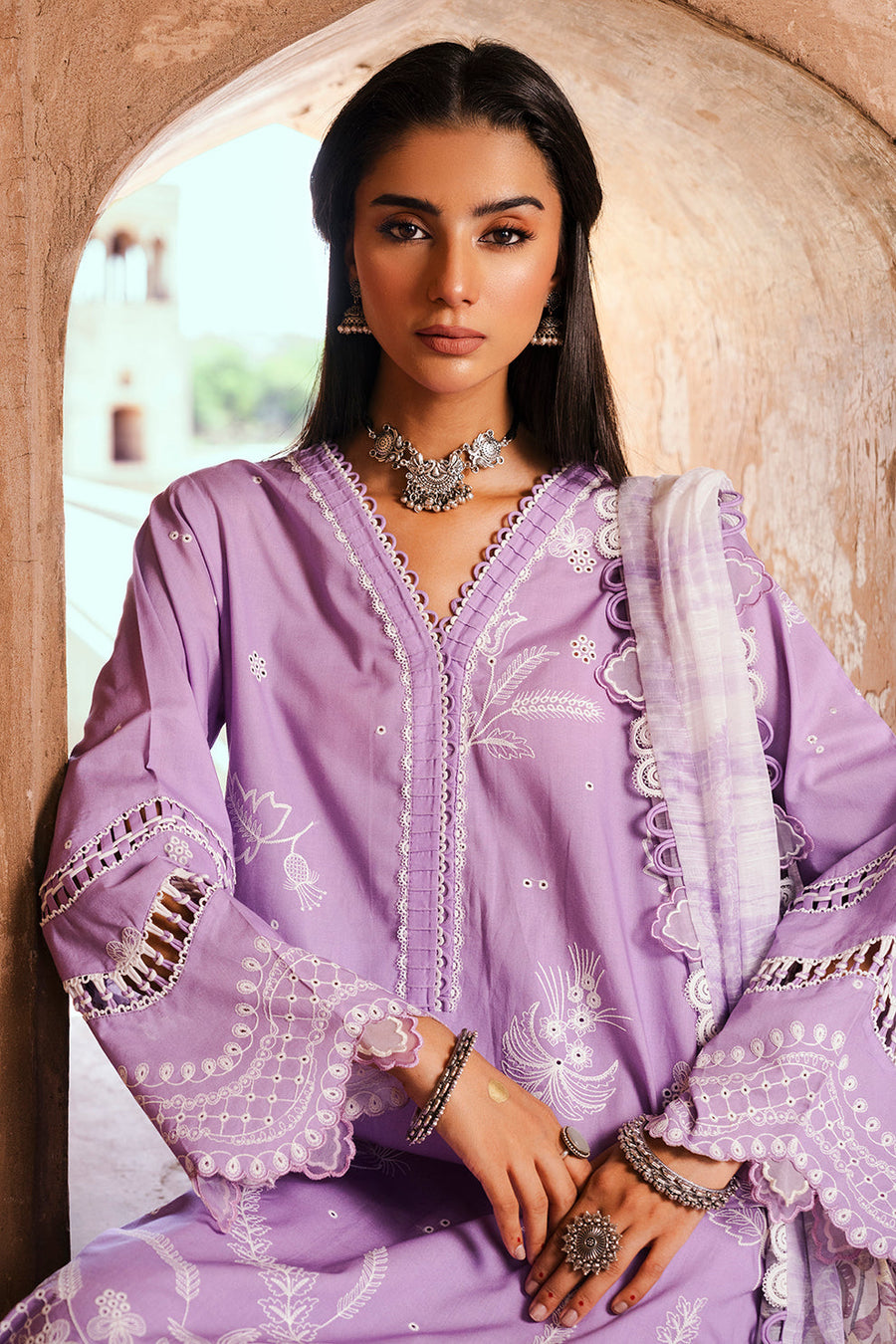Zellbury Chikankari Embroidered Lawn Unstitched 3Pc Suit WUS25E30827