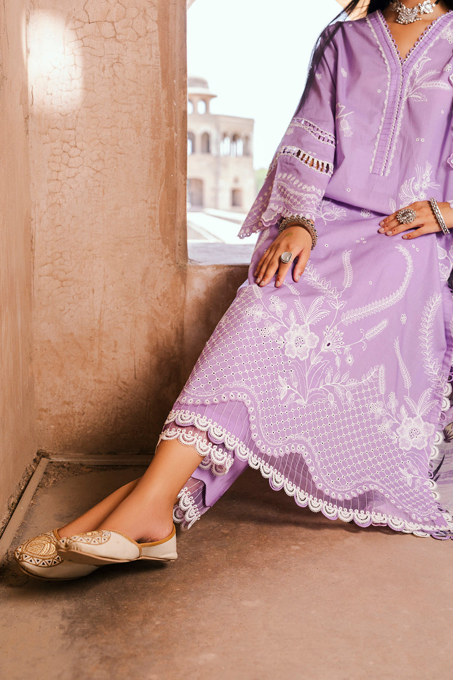 Zellbury Chikankari Embroidered Lawn Unstitched 3Pc Suit WUS25E30827