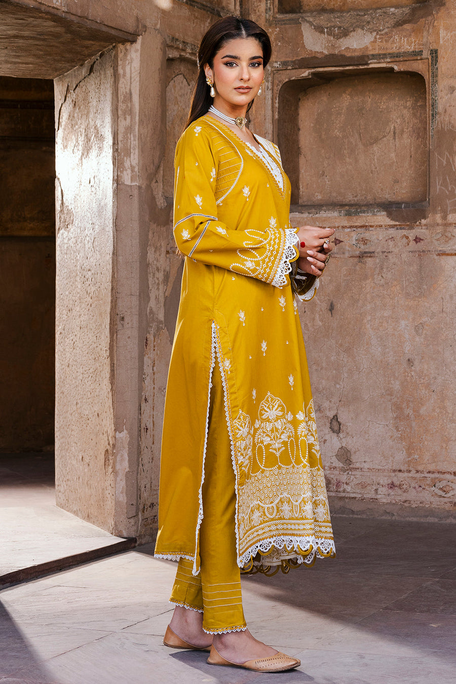 Zellbury Chikankari Embroidered Lawn Unstitched 3Pc Suit WUS25E30829
