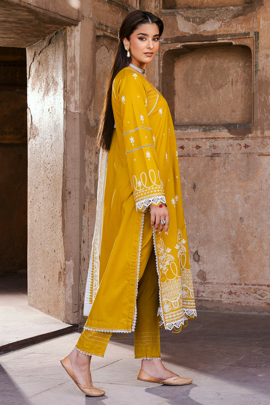 Zellbury Chikankari Embroidered Lawn Unstitched 3Pc Suit WUS25E30829