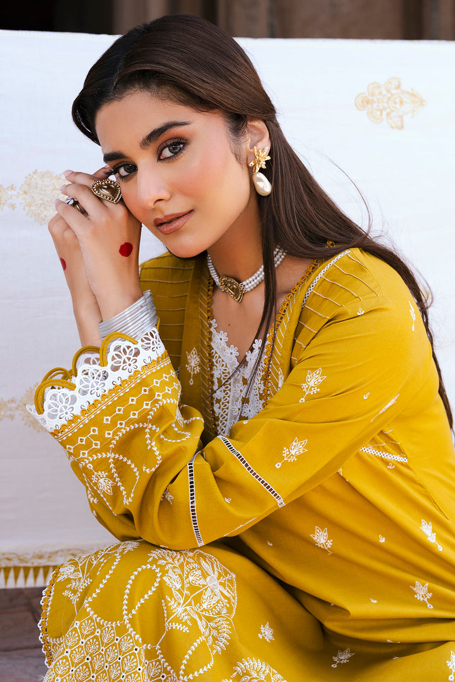 Zellbury Chikankari Embroidered Lawn Unstitched 3Pc Suit WUS25E30829