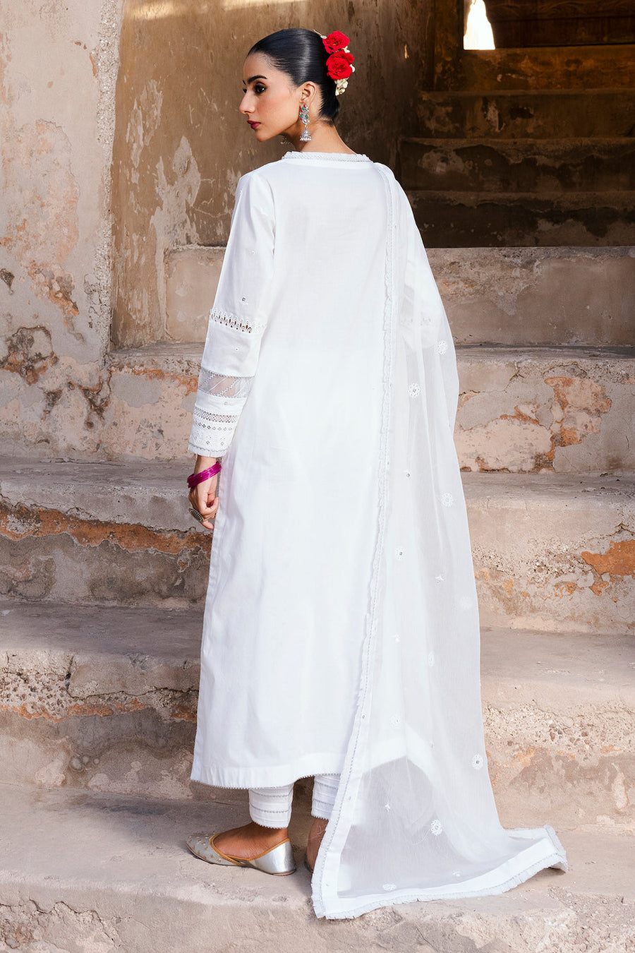 Zellbury Chikankari Embroidered Lawn Unstitched 3Pc Suit WUS25E30831
