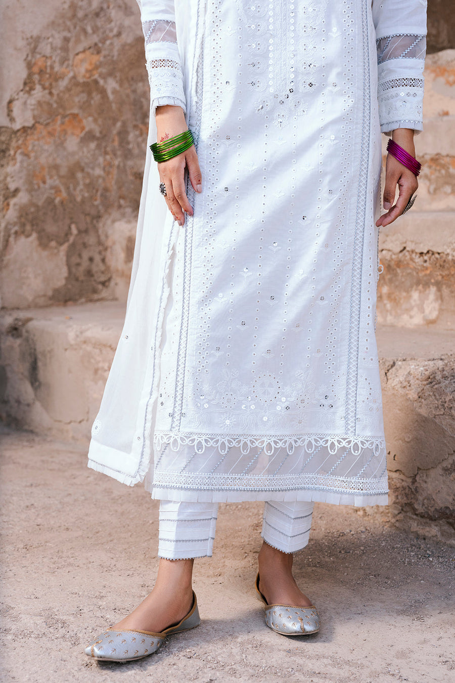Zellbury Chikankari Embroidered Lawn Unstitched 3Pc Suit WUS25E30831