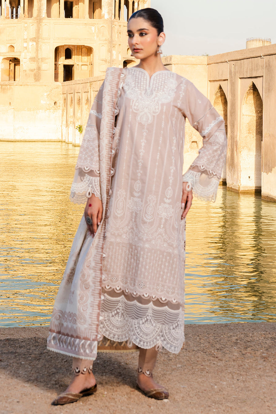 Zellbury Chikankari Embroidered Lawn Unstitched 3Pc Suit WUS25E30833