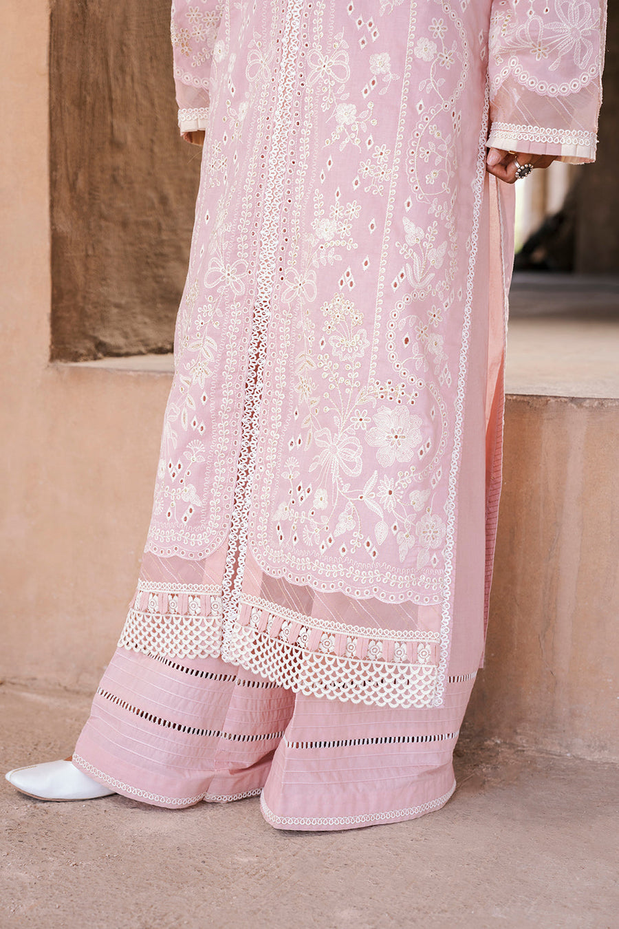 Zellbury Chikankari Embroidered Lawn Unstitched 3Pc Suit WUS25E30836