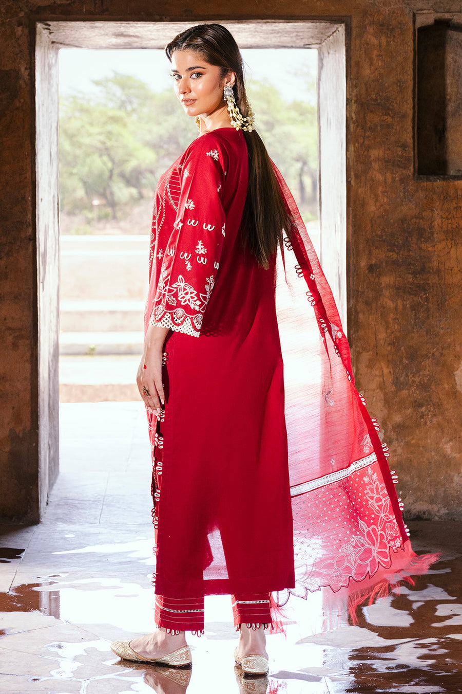 Zellbury Chikankari Embroidered Lawn Unstitched 3Pc Suit WUS25E30837