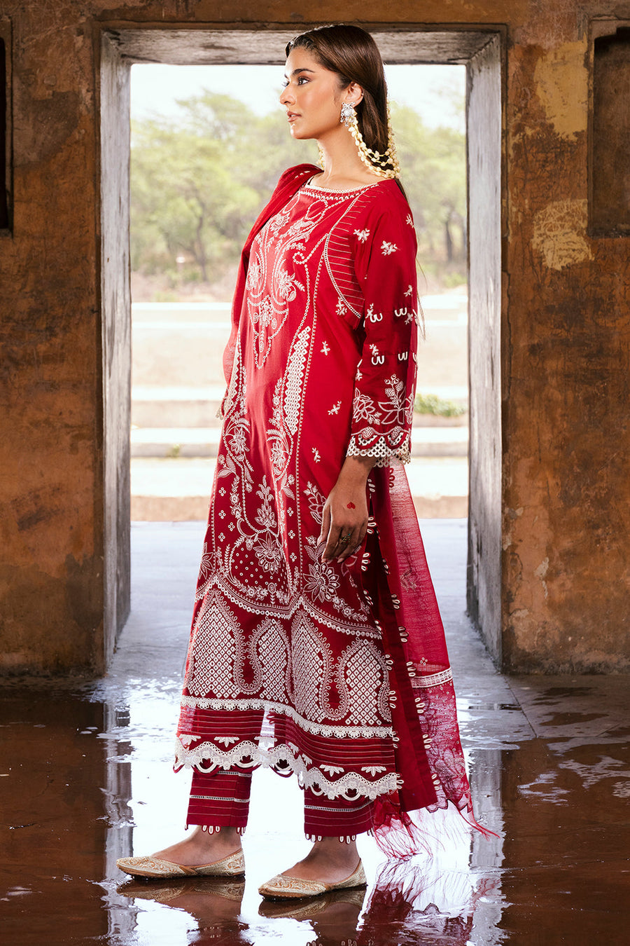 Zellbury Chikankari Embroidered Lawn Unstitched 3Pc Suit WUS25E30837