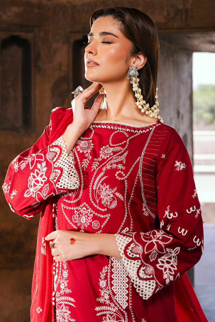 Zellbury Chikankari Embroidered Lawn Unstitched 3Pc Suit WUS25E30837