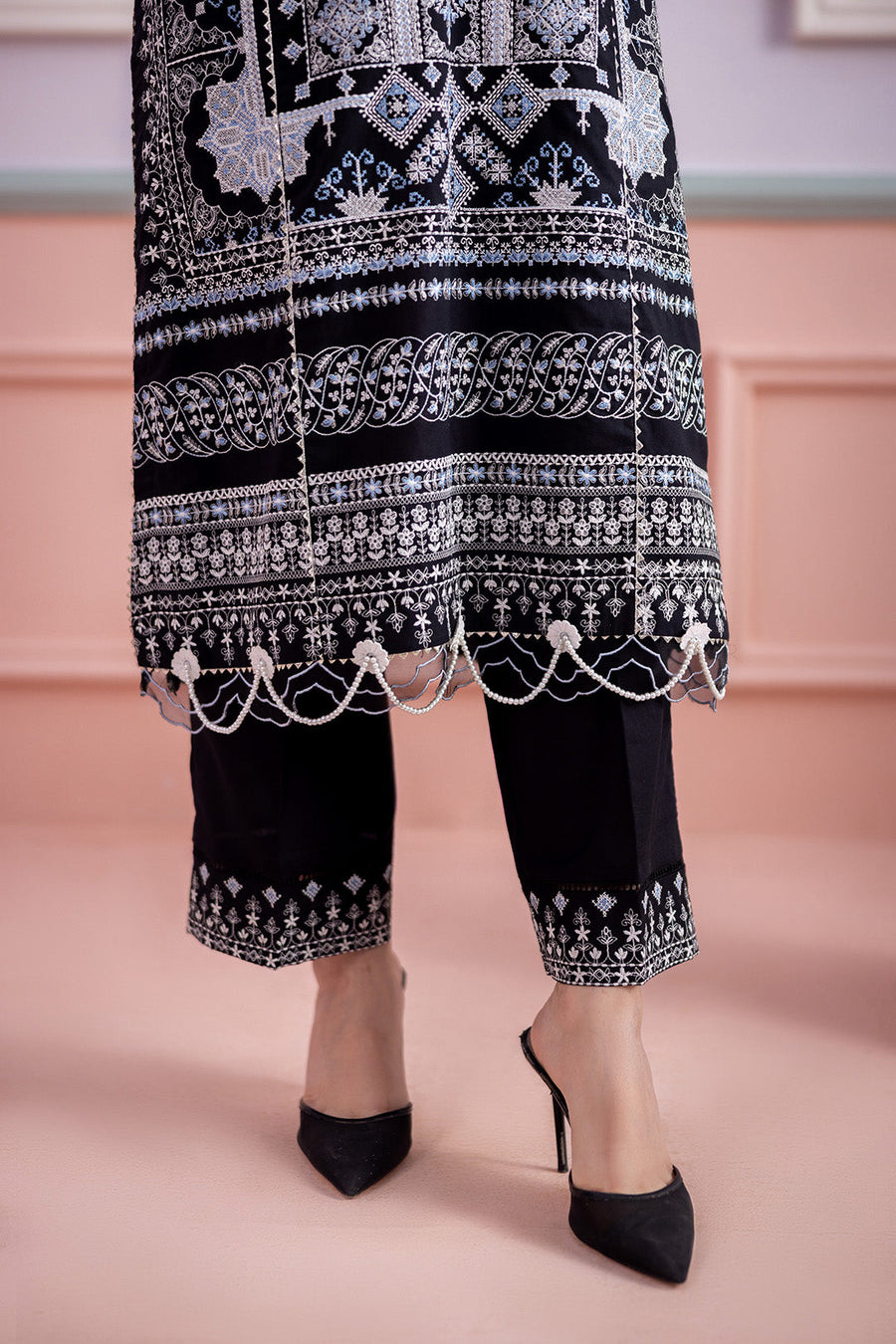 Zellbury Summer Embroidered Lawn Unstitched 3Pc Suit WUS26E30449