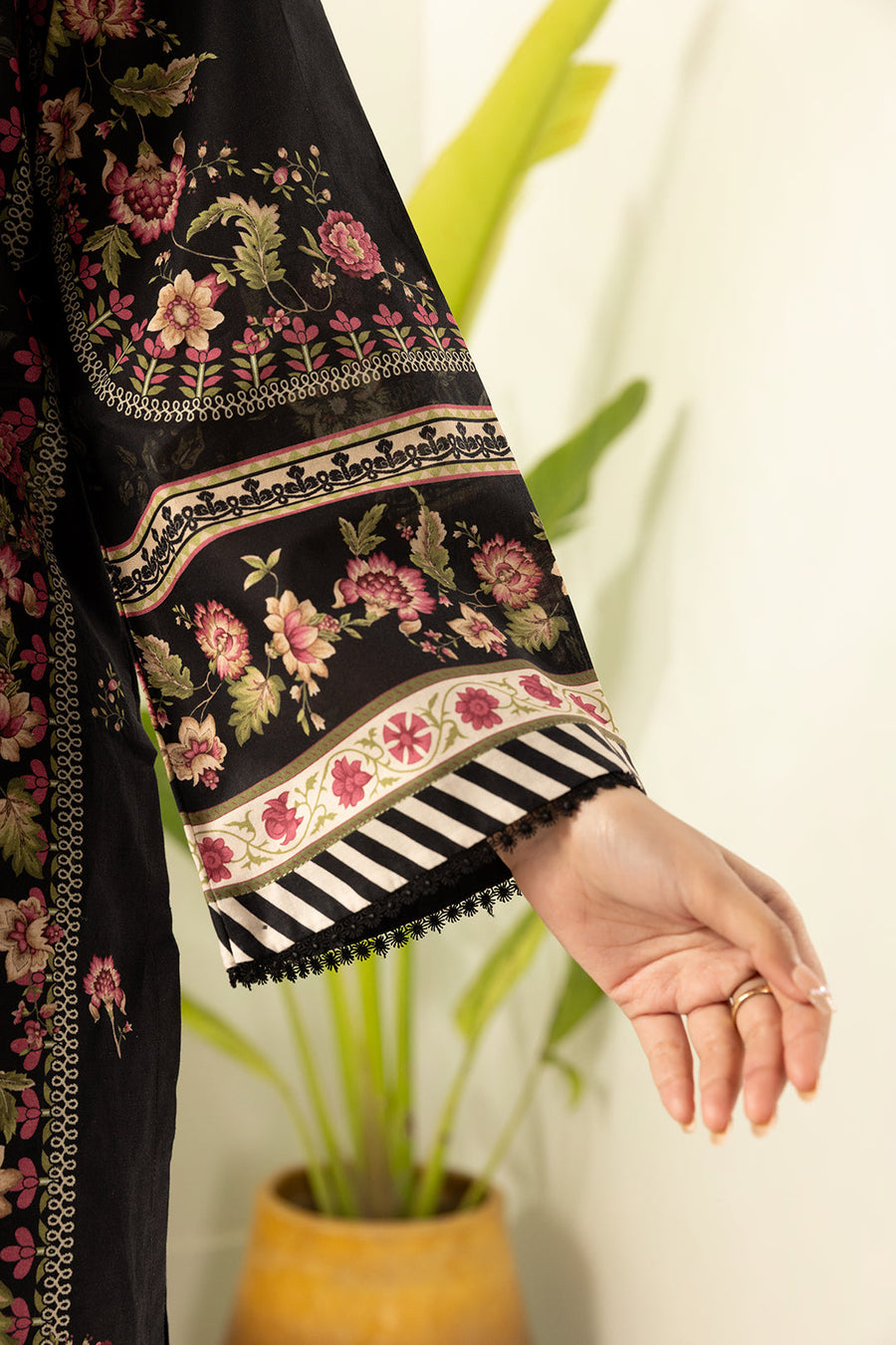 Zellbury Summer Printed Lawn Unstitched 3Pc Suit WUS26X30621