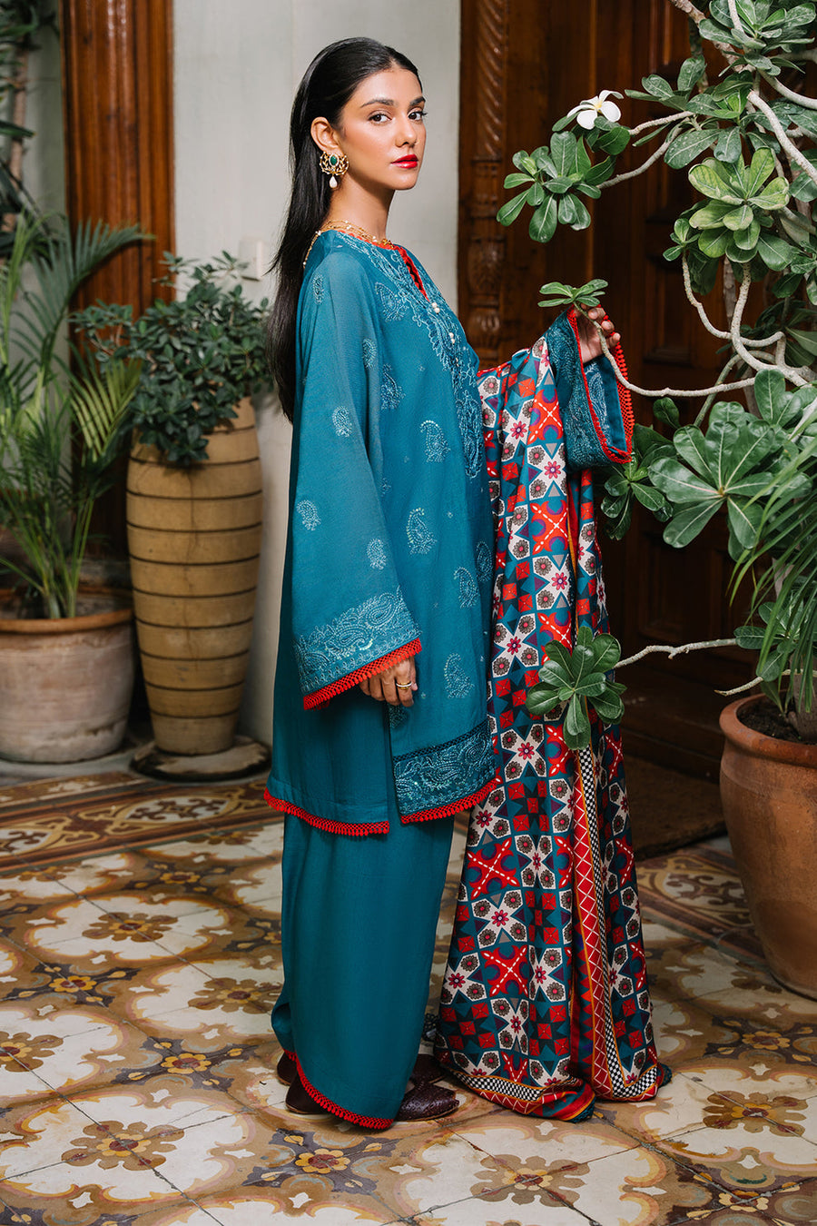 Zellbury Winter Vol-04 Embroidered Cotail Unstitched 3Pc Suit WUW24E30326