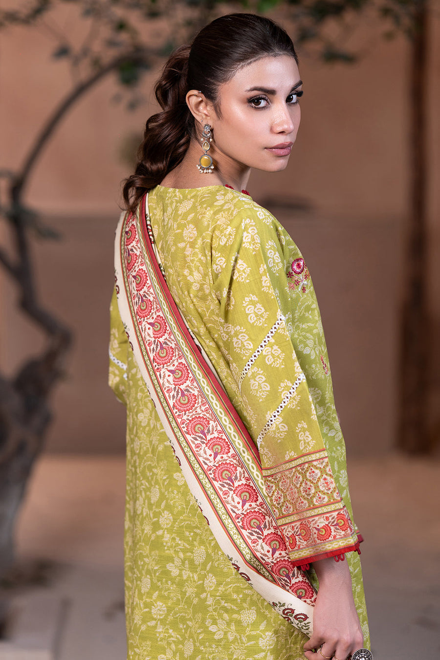 Zellbury Winter Vol-04 Embroidered Khaddar Unstitched 3Pc Suit WUW24E30535