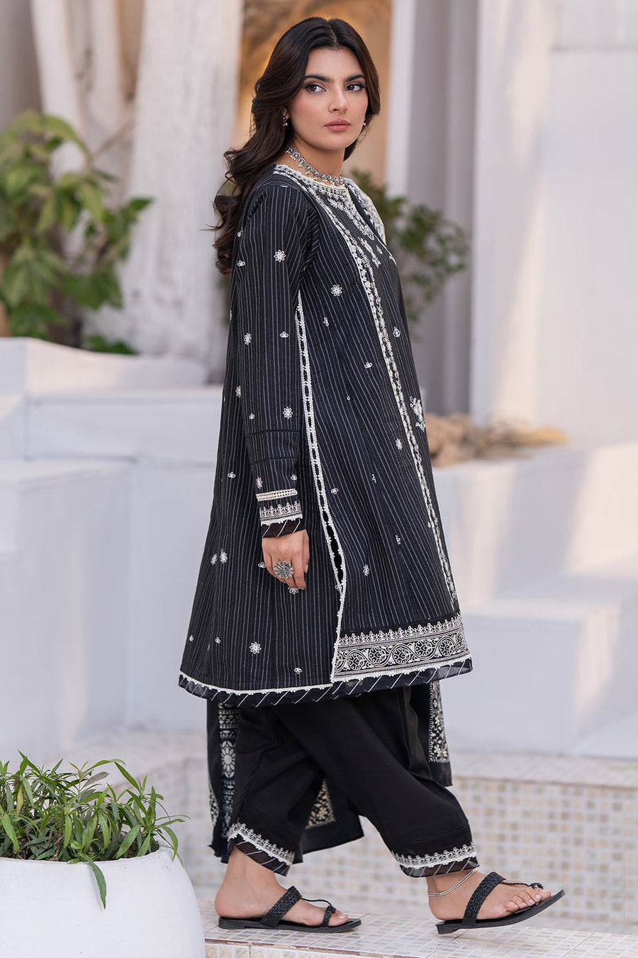Zellbury Winter Vol-04 Embroidered Khaddar Unstitched 3Pc Suit WUW24E30540