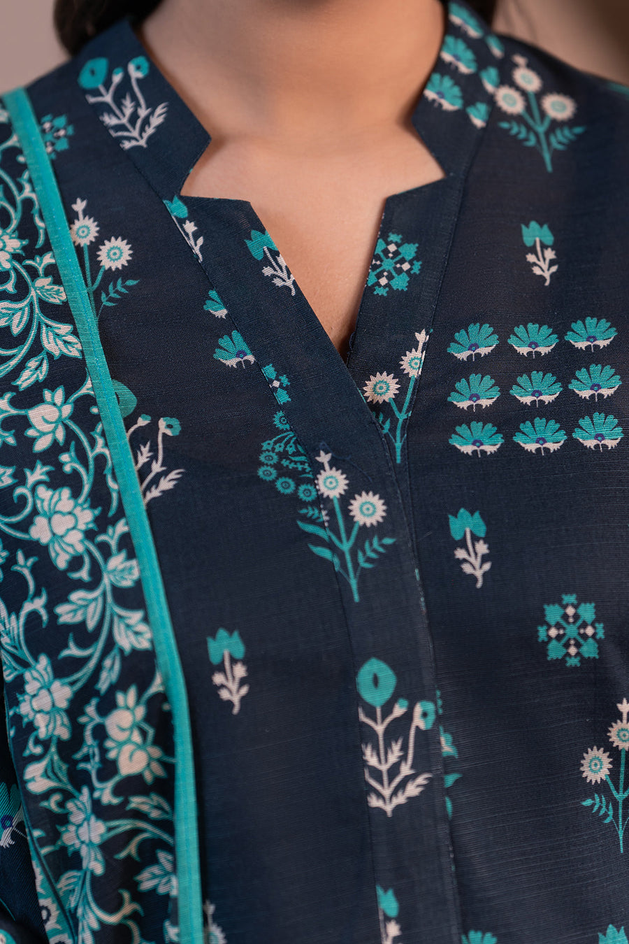 Zellbury Winter Vol-02 Unstitched Printed Khaddar 3Pc Suit WUW24X30523