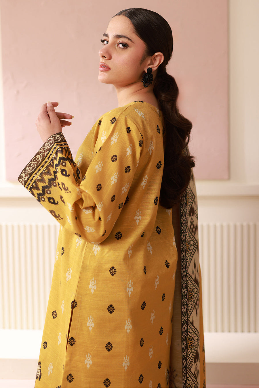 Zellbury Winter Vol-02 Unstitched Printed Khaddar 3Pc Suit WUW24X30524