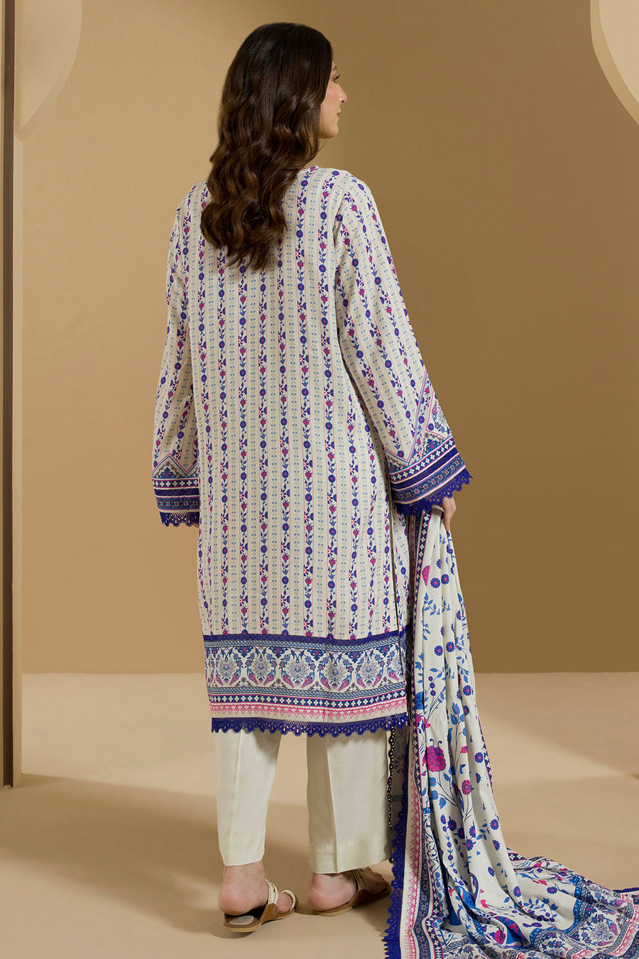 Zellbury Winter Vol-03 Unstitched Printed Linen 3Pc Suit WUW25X30105