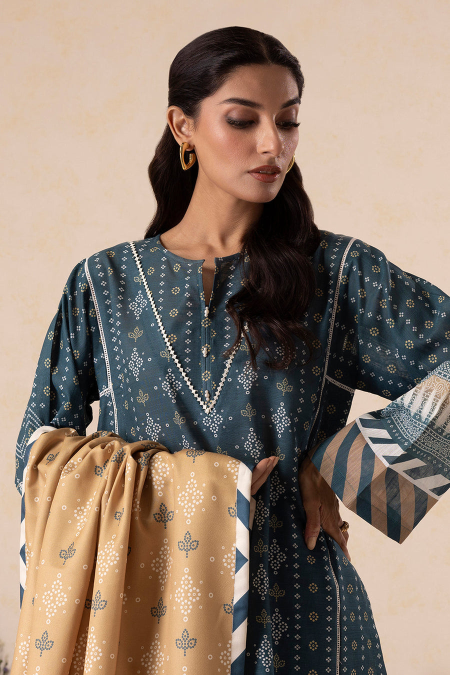 Zellbury Winter Vol-05 Unstitched Printed Khaddar 3Pc Suit WUW25X30140
