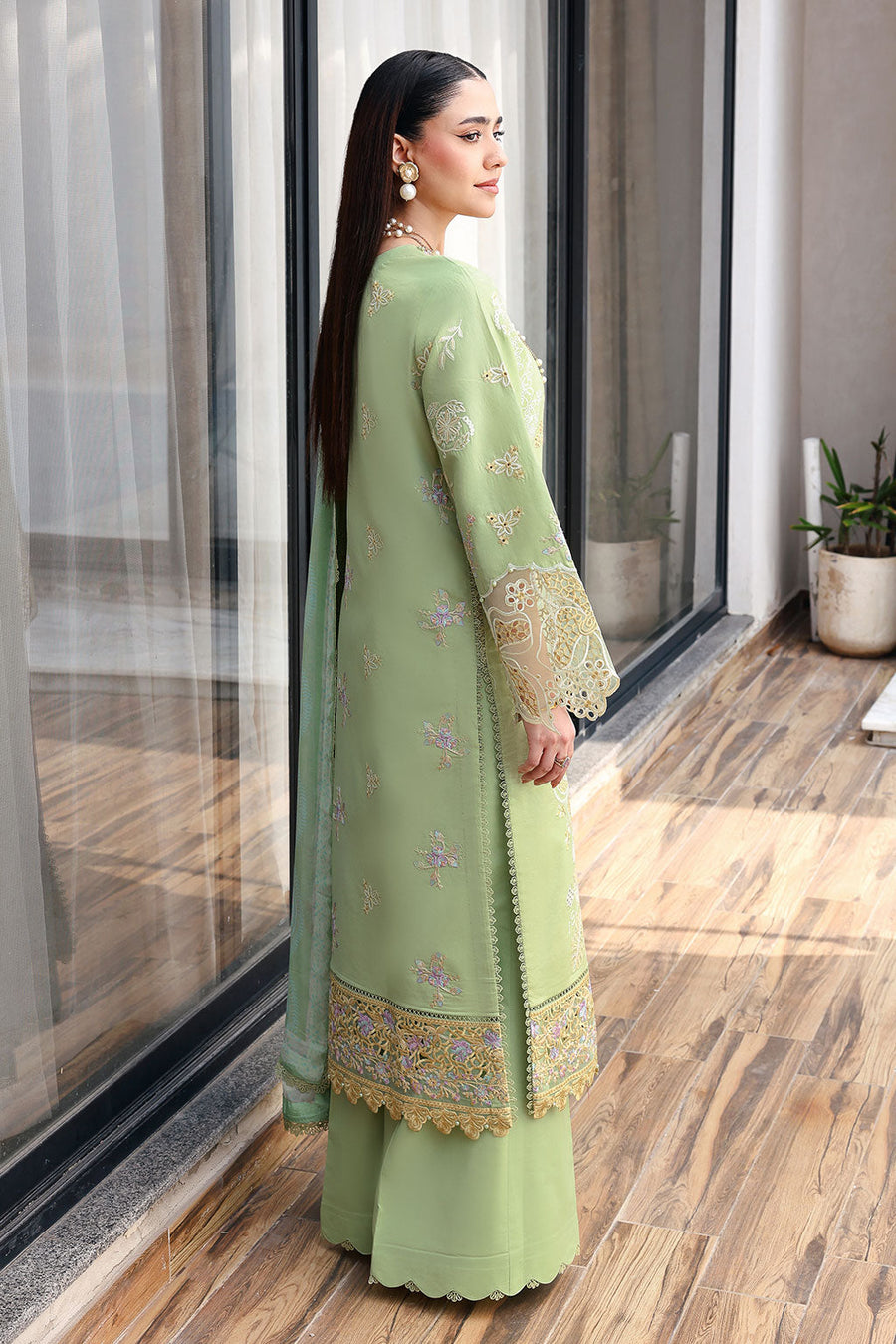 Ramsha Andaaz Vol-14 Embroidered Luxury Lawn Unstitched 3Pc Suit Z-1402