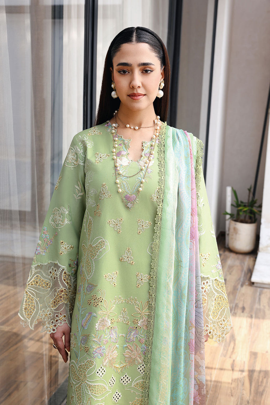 Ramsha Andaaz Vol-14 Embroidered Luxury Lawn Unstitched 3Pc Suit Z-1402