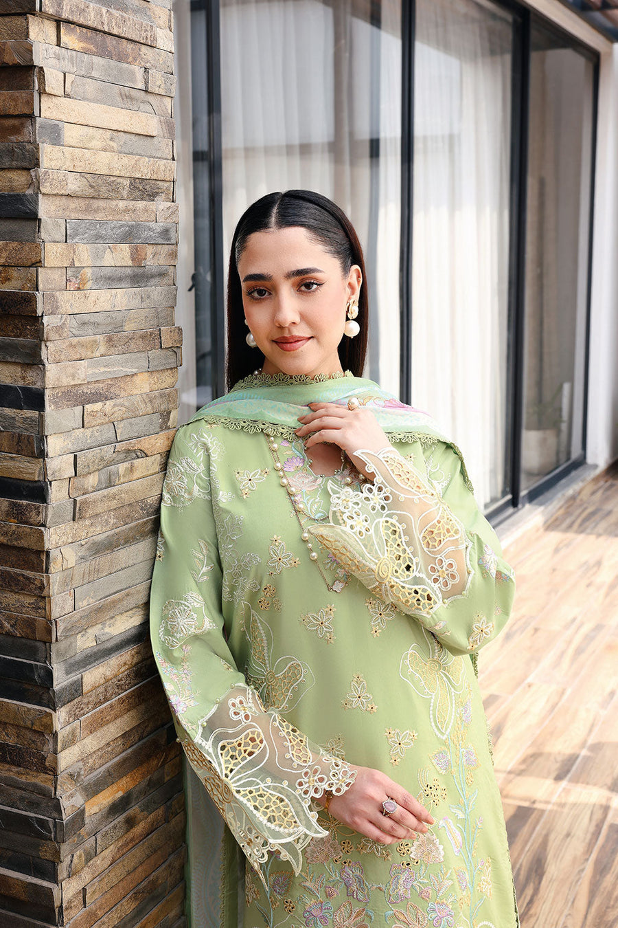 Ramsha Andaaz Vol-14 Embroidered Luxury Lawn Unstitched 3Pc Suit Z-1402