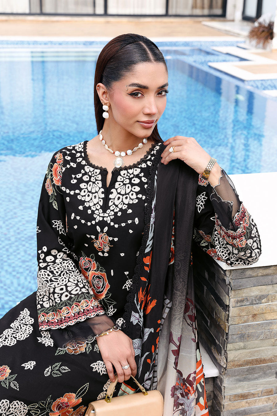 Ramsha Andaaz Vol-14 Embroidered Luxury Lawn Unstitched 3Pc Suit Z-1403