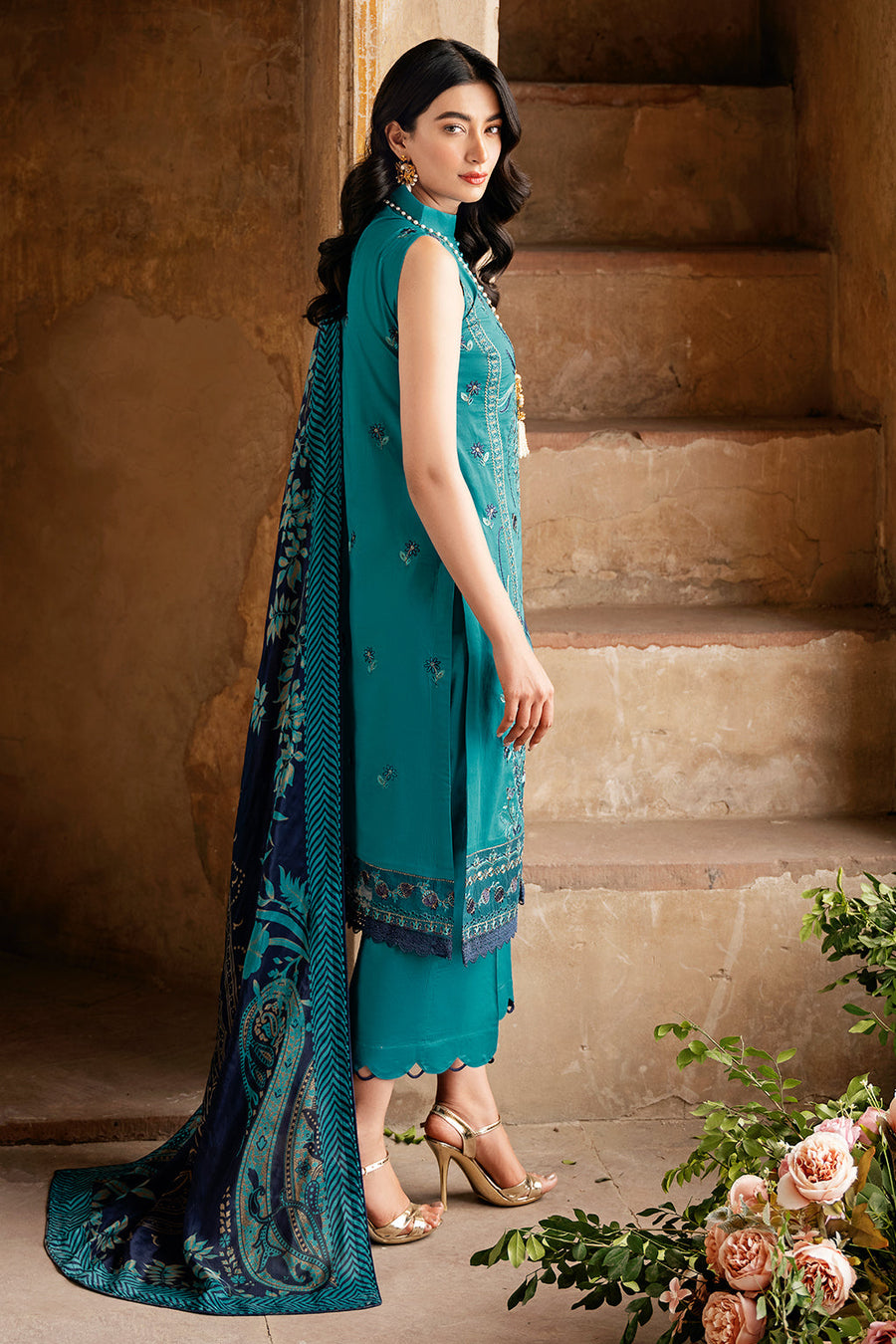 Ramsha Andaz Vol-06 Embroidered Luxury Lawn Unstitched 3Pc Suit Z-601