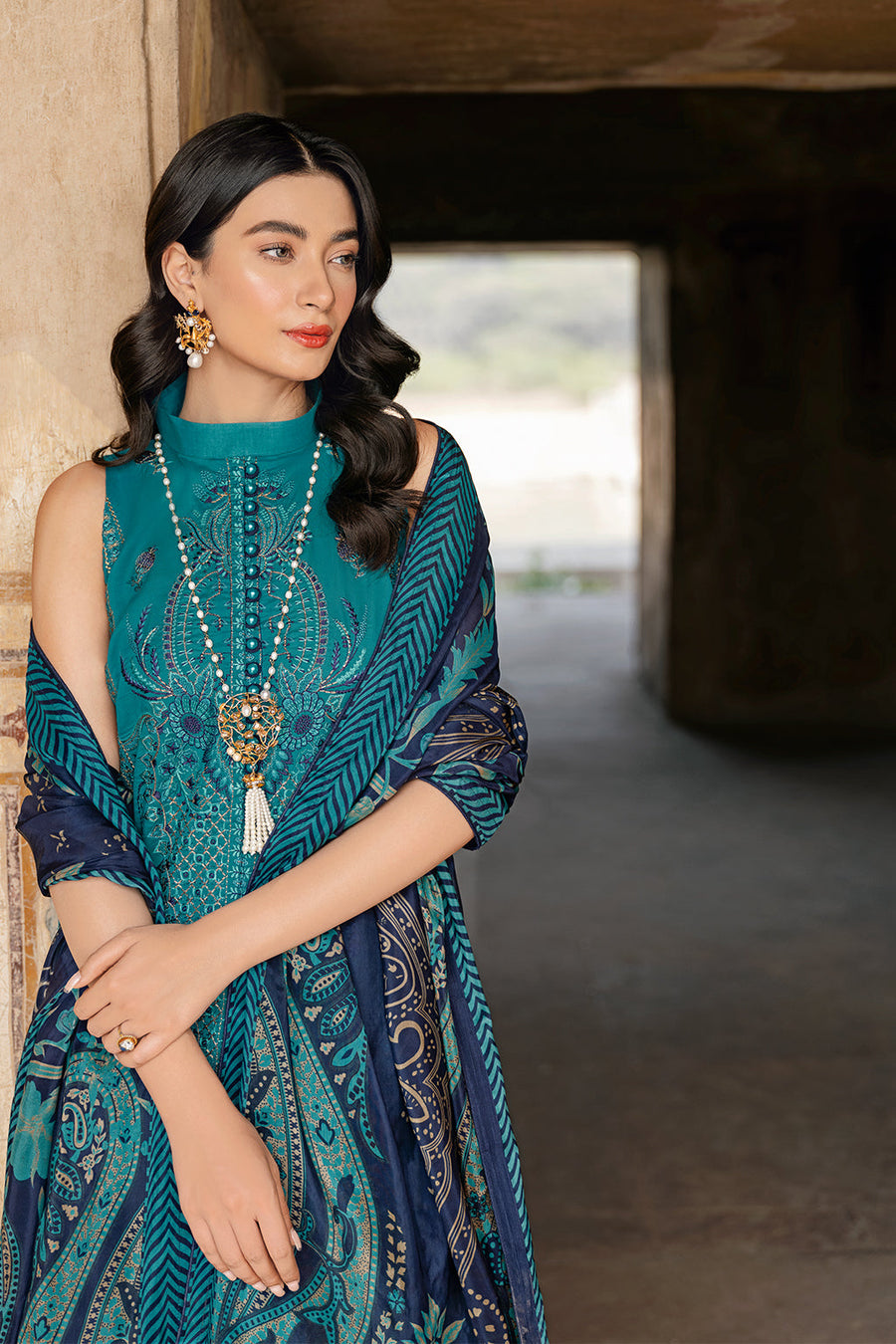 Ramsha Andaz Vol-06 Embroidered Luxury Lawn Unstitched 3Pc Suit Z-601