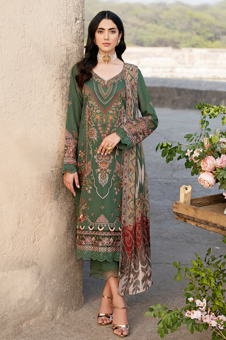 Ramsha Andaz Vol-06 Embroidered Luxury Lawn Unstitched 3Pc Suit Z-602