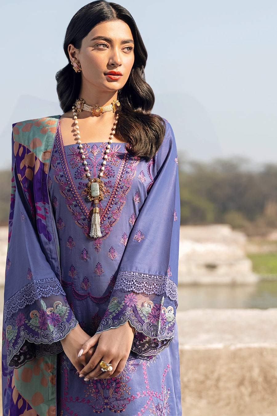 Ramsha Andaz Vol-06 Embroidered Luxury Lawn Unstitched 3Pc Suit Z-610