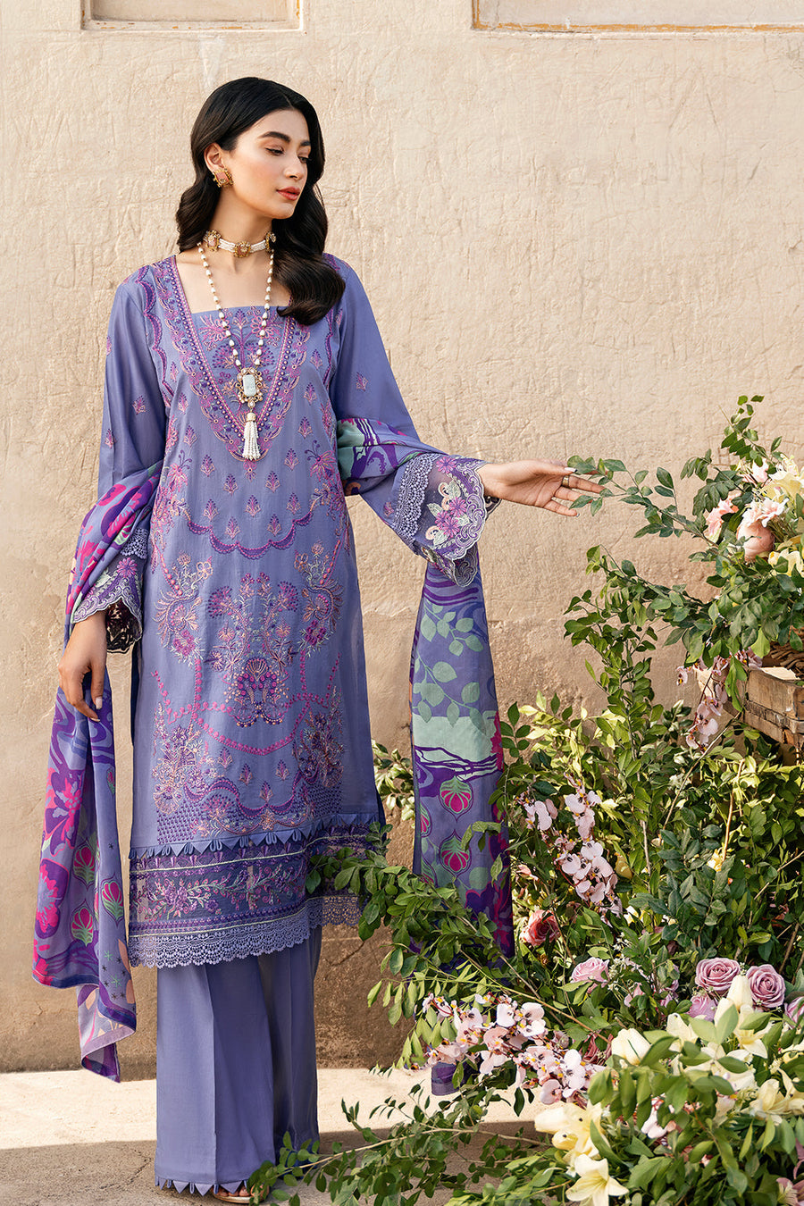 Ramsha Andaz Vol-06 Embroidered Luxury Lawn Unstitched 3Pc Suit Z-610