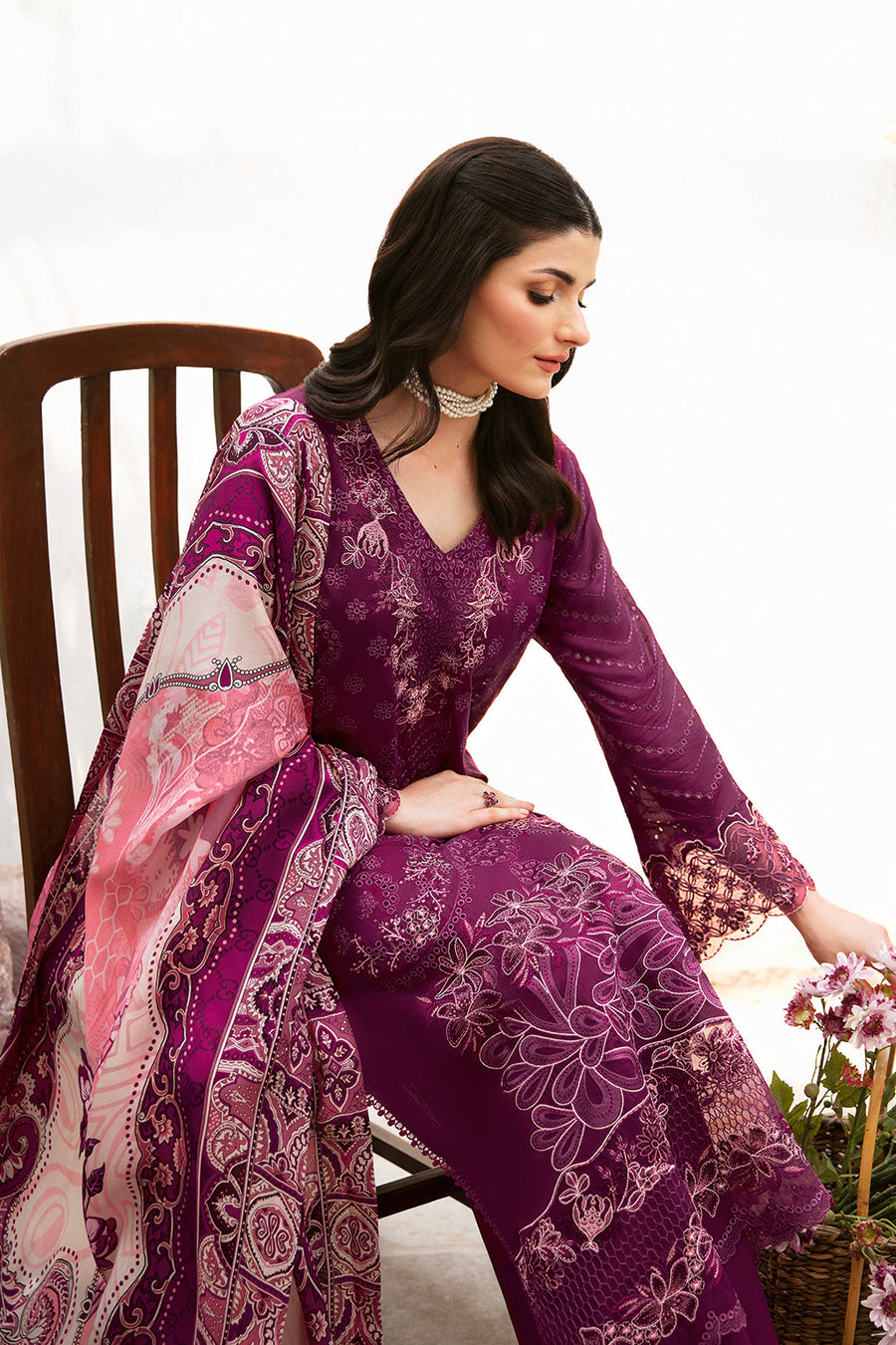 Ramsha Andaaz Vol-09 Embroidered Luxury Lawn Unstitched 3Pc Suit Z-901