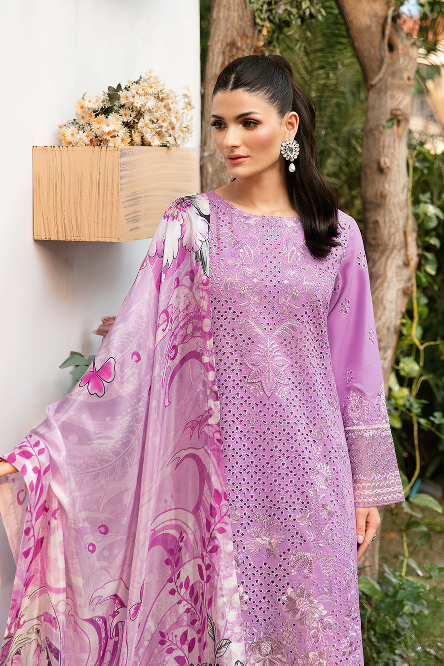 Ramsha Andaaz Vol-09 Embroidered Luxury Lawn Unstitched 3Pc Suit Z-905